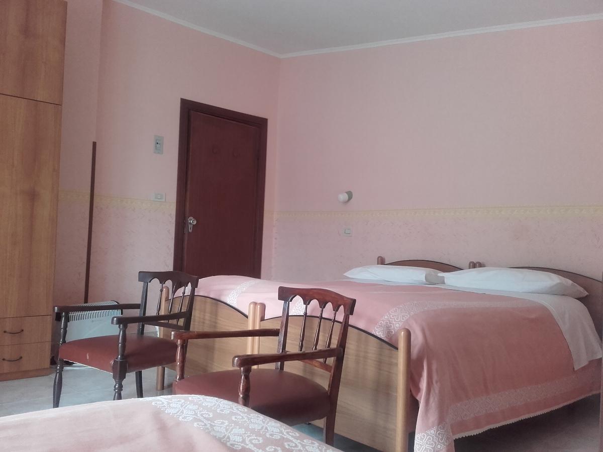 La Lucciola Albergo Ristorante Tagliacozzo Eksteriør billede