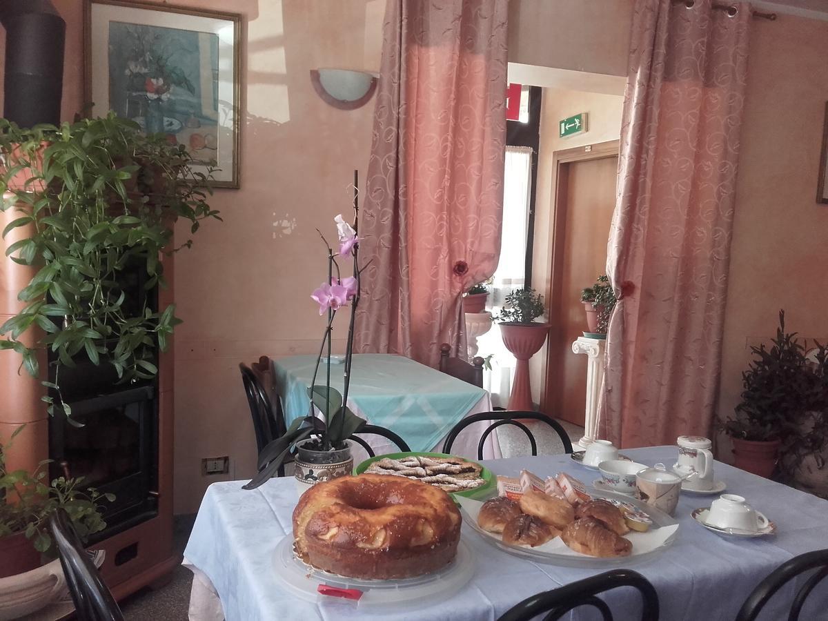 La Lucciola Albergo Ristorante Tagliacozzo Eksteriør billede